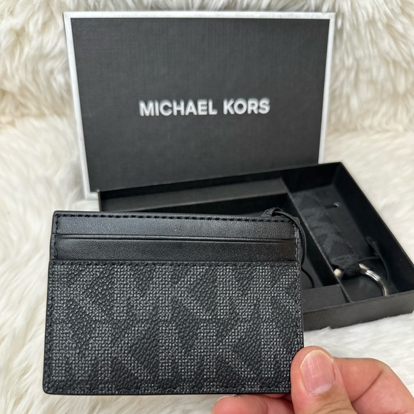 Brand New Michael Kors Card and Key Holder - Picture 2 of 4